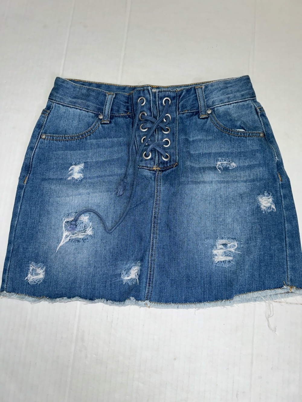 Sky and Sparrow Mini Jean Skirt Women’s Small Distressed Medium‎ Wash Denim
